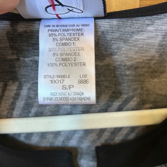 Libra Women's Shirt Top Black Red White Zipper Accent Stitching Size Small - Picture 3 of 5